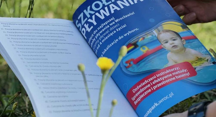 Zajęcia odbywają się przy ul. Borowskiej 99, ale też w Aquaparku Zakrzów przy ul. Wilanowskiej 29 i w Aquaparku Brochów przy ul. Polnej 10. 