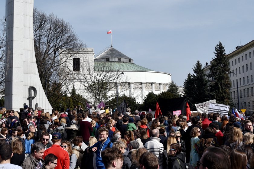 Protest pod sejmem