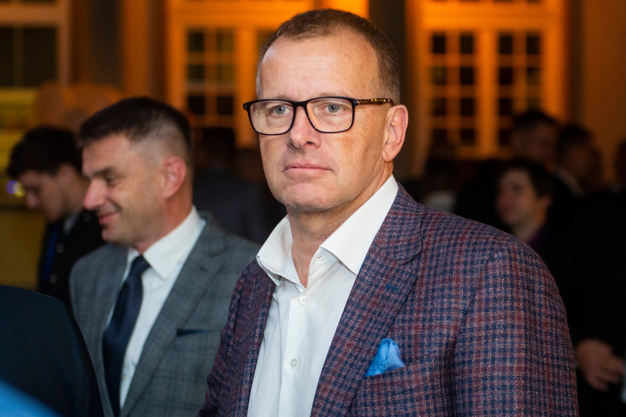 Predseda hnutia Sme rodina Boris Kollár počas volebnej noci v centrále hnutia.