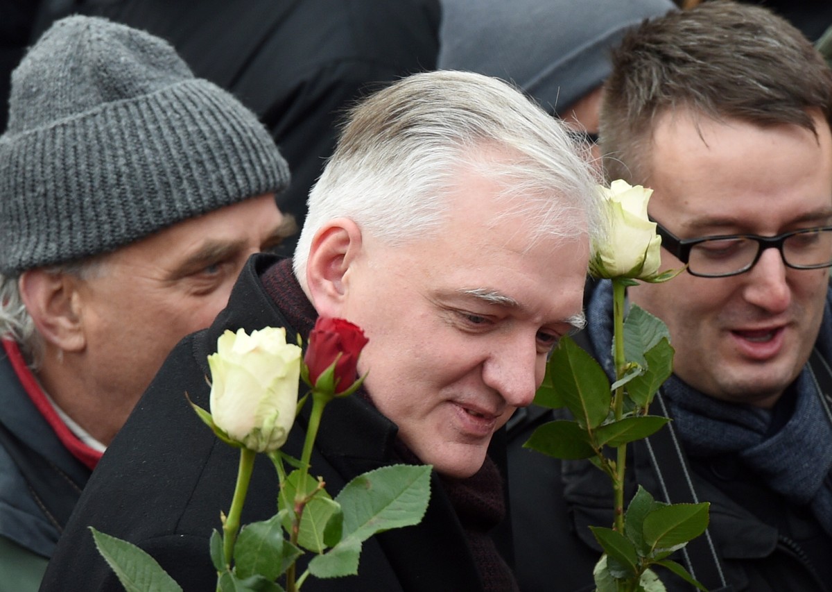 Warszawa, Marsz w obronie demokracji i wolności mediów, na zdj. Jarosław Gowin, PAP/Radek Pietruszka