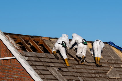 Masz azbest na dachu? Możesz dostać dofinansowanie na jego usunięcie