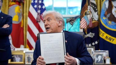 trump odtajni rządowe dokumenty o ufo. "w związku z ogromnym zainteresowaniem"