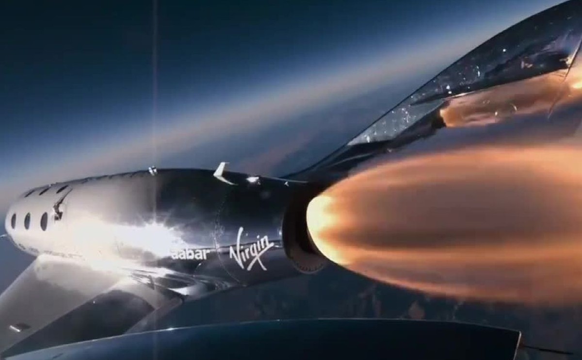 Ależ widoki! Udany lot podorbitalny Virgin Galactic. Statek wzniósł się na wysokość 82 km [WIDEO]