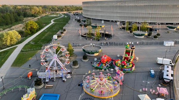 Atrakcje dla większych i mniejszych fanów wesołych miasteczek pojawią się po raz kolejny 21 marca i potrwają do 6 kwietnia. 