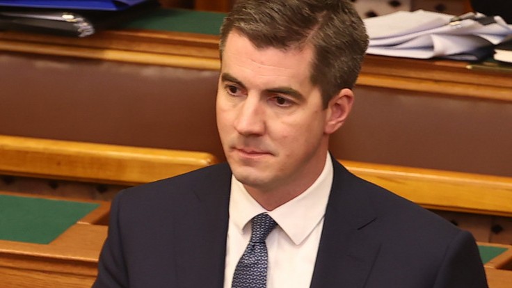 Kocsis Máté szerint a Momentum politikusának felháborító a kérkedése, indokoltnak látja a rendkívüli ülés összehívását