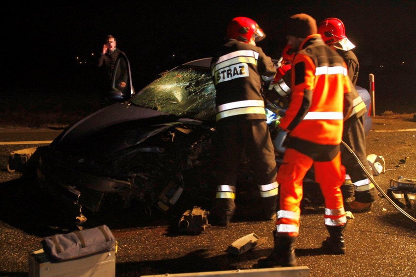 Poważny wypadek w Opolu. Po pijaku staranował dwa auta