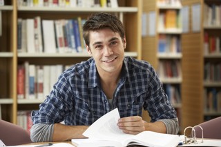 Chcesz zatrudnić studenta? Zobacz, kiedy nie musisz płacić składek do ZUS