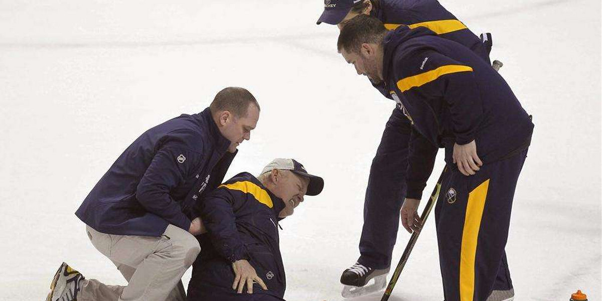 Trener Buffalo Sabres odniósł kontuzję na treningu