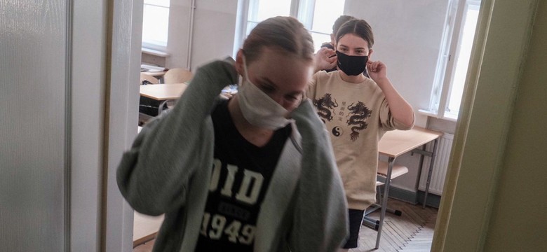 Lekarze rodzinni apelują do rządu ws. zakażeń w szkołach: Trzeba wdrożyć wariant awaryjny