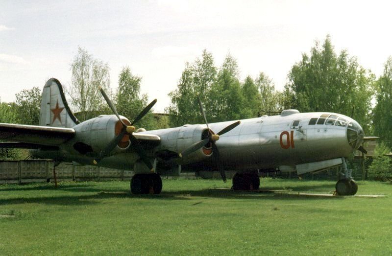 Tu-4 na lotnisku w Monino (domena publiczna)