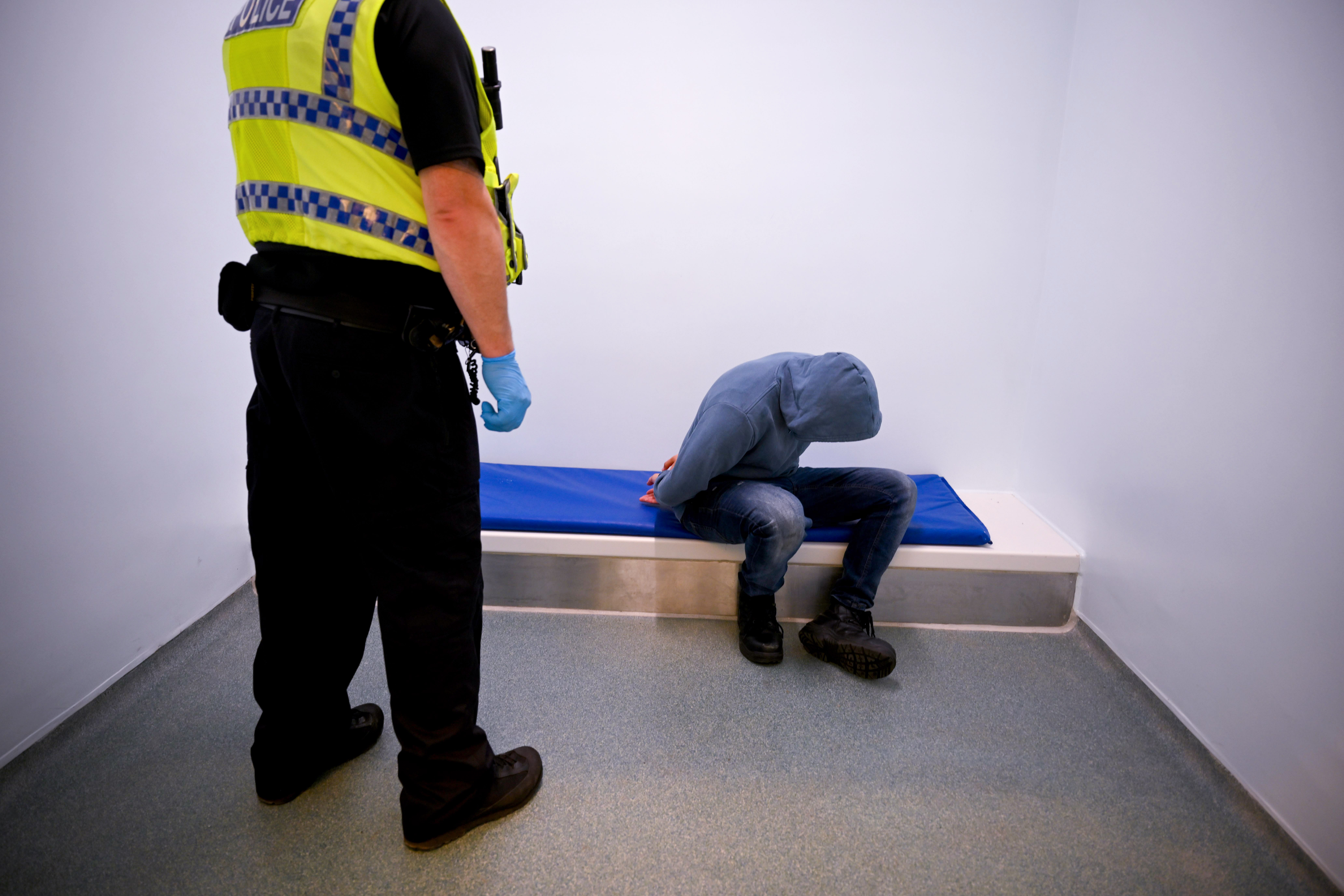 Sacerdote condannato per violenza sessuale: arrestato