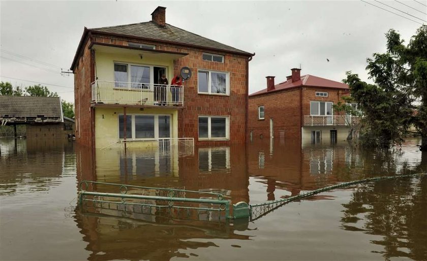 powodz, szkody, woda, sandomierz