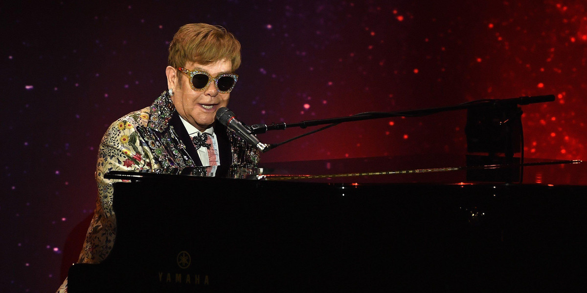 Elton John trafił do szpitala. Miał wypadek we Francji.