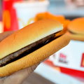 McDonald's zmienia recepturę burgera. Po raz pierwszy od 50 lat