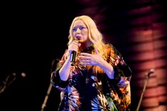 Katarzyna Nosowska jako Kate Nosauski. 'Wyczuwam inspirację Caroline Derpieński' [WIDEO]