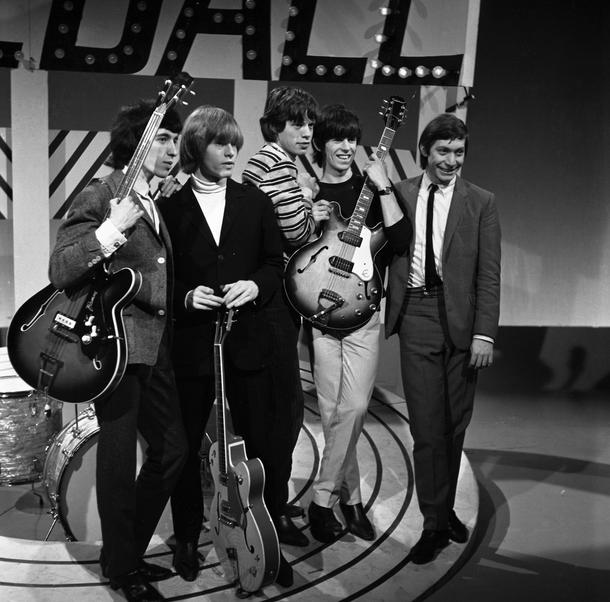 The Rolling Stones na początku lat 60. Od lewej: Bill Wyman, Brian Jones, Mick Jagger, Keith Richards i Charlie Watts.