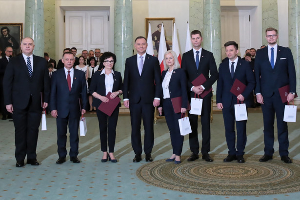 Rekonstrukcja rządu. Andrzej Duda, Jacek Sasin, Marian Banaś, Bożena Borys-Szopa, Dariusz Piontkowski, Elżbieta Witek, Michał Dworczyk, Michał Woś