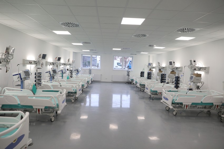 Unutrašnjost kovid bolnice u Batajnici