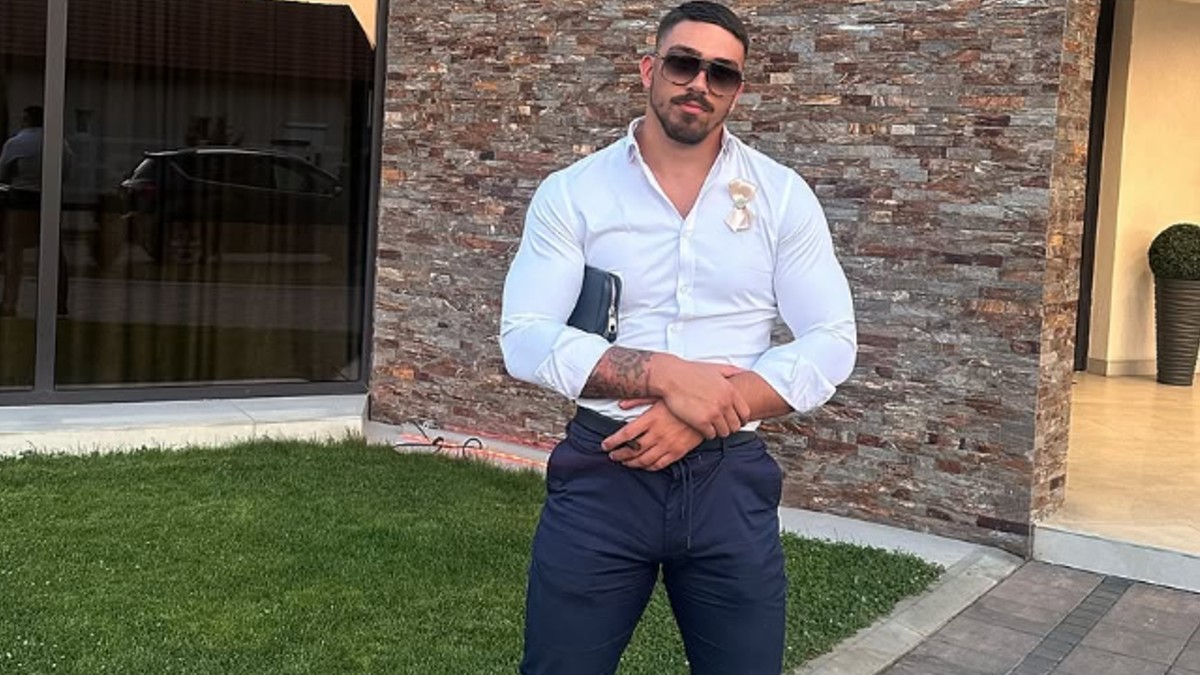 Danilo Raičević prodaje polovnu garderobu preko Instagrama