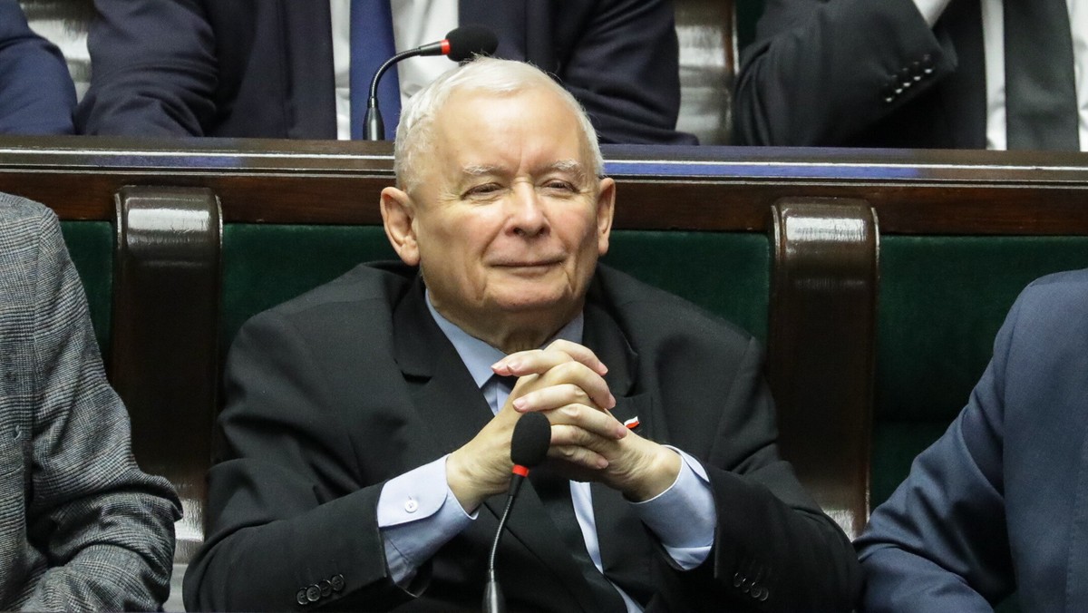 Sondaż pokazuje najlepszy wynik PiS od wyborów, fatalne wieści dla Trzeciej Drogi [źródło: PAP]