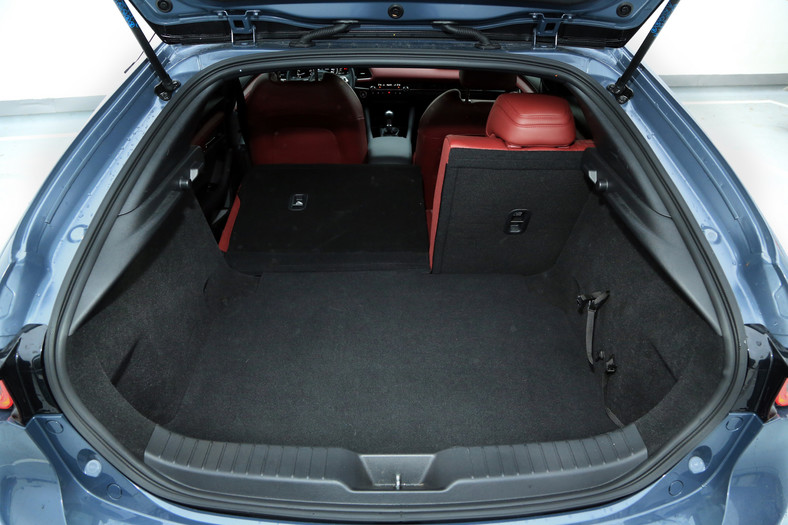 Mazda 3 2.0 Skyactiv-X AWD – hipster wśród kompaktów