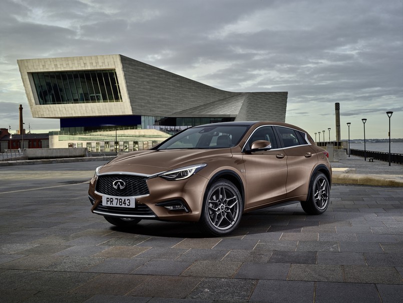 Infiniti Q30 Premium Active Compact