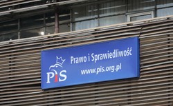 Równoległy fundusz wyborczy PiS. "Źródłem jego zasilania będą odsetki"