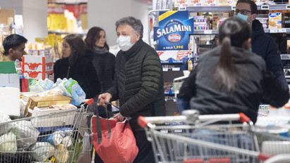 Koronavírus-pánik: egy vak nő bevásárlókocsijaiból lopták ki a WC-papírt a szupermarketben vásárlók