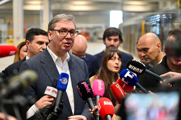 Vučić: Do maja 2026. u Gadžinom Hanu fabrika za 70 do 80 zaposlenih, uglavnom žena