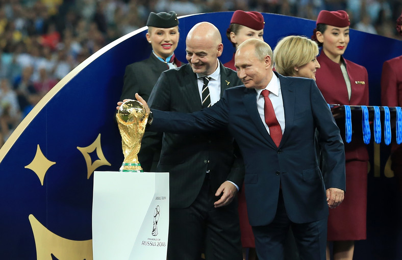 Le Président de la FIFA Gianni Infantino et Vladimir Poutine après la finale de la Coupe du Monde de la FIFA en Russie (15/07/2018)