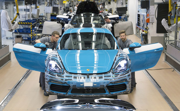 Nowy model Porsche już w produkcji. Oto 718 cayman [WIDEO]