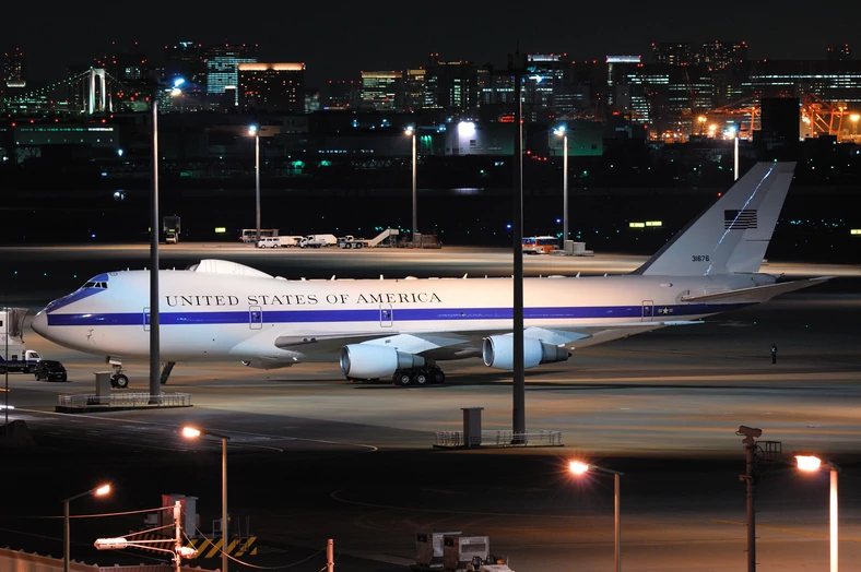 Boeing E-4B