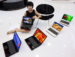 Koreańczycy w pociągu z nową Centrino