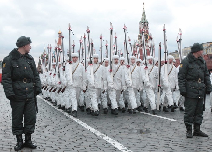 Historyczna parada na Placu Czerwonym