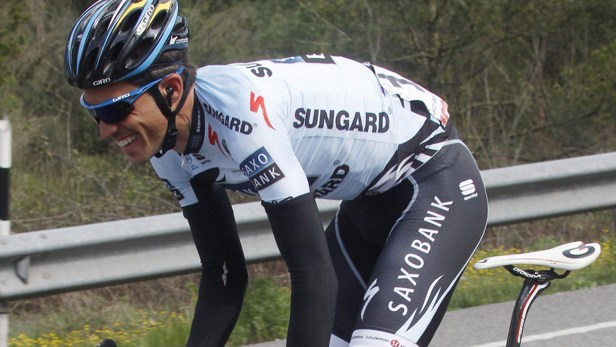Lider grupy kolarskiej Saxo Bank Sungard, Alberto Contador, wygrał niedzielny etap Giro d'Italia po samotnym finiszu na podjeździe pod wulkan Etna. Hiszpan po tym zwycięstwie przewodzi stawce kolarzy i na kolejny etap wyjedzie w różowej koszulce lidera.