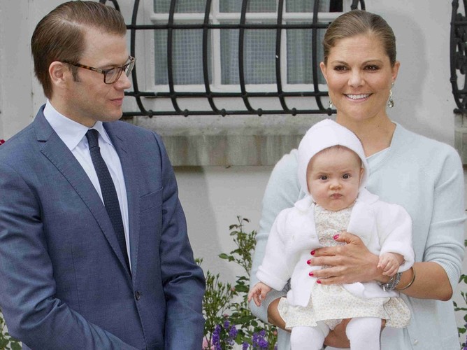 Księżniczka Victoria i książę Daniel z córką