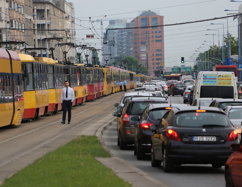 Tramwaj zderzył się z osobówką