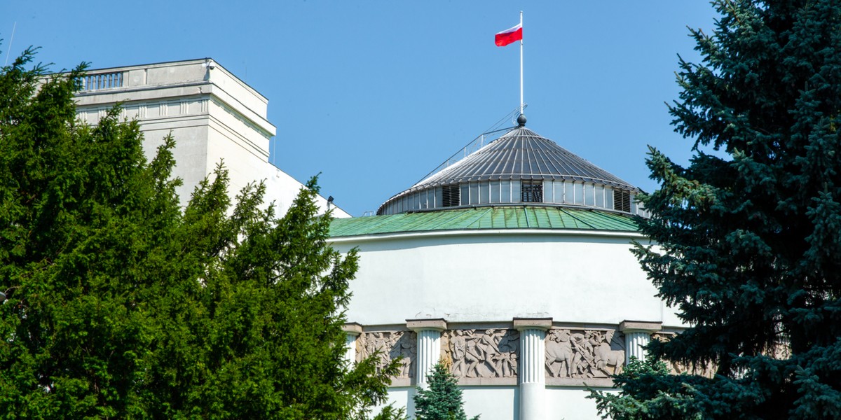 Posłowie zgłosili poprawki w drugim czytaniu nowelizacji budżetu na ten rok.