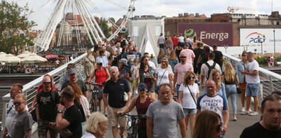 Epidemiolodzy ostrzegają przed ostatnim weekendem wakacji: Koronawirus ciągle groźny, pamiętajmy o zasadach bezpieczeństwa!