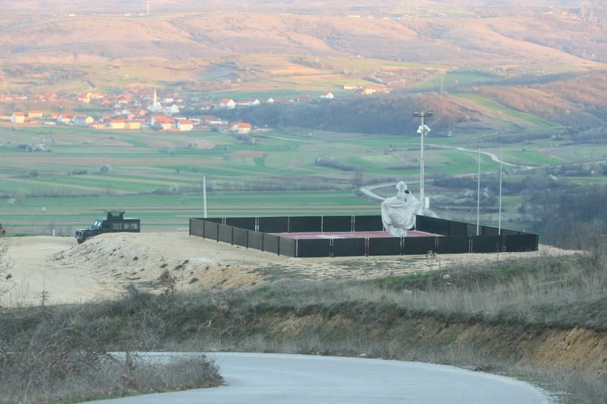 Bratislav Dikić uveo obezbeđenje od 24 sata