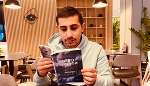 Meti Kamberi, novi roman "Nebo nema boje"