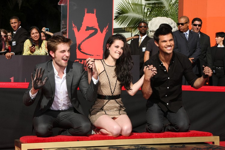 Gwiazdy 'Sagi: Zmierzch' upamiętnione przed Chińskim Teatrem w Hollywood – 11 marca 2011