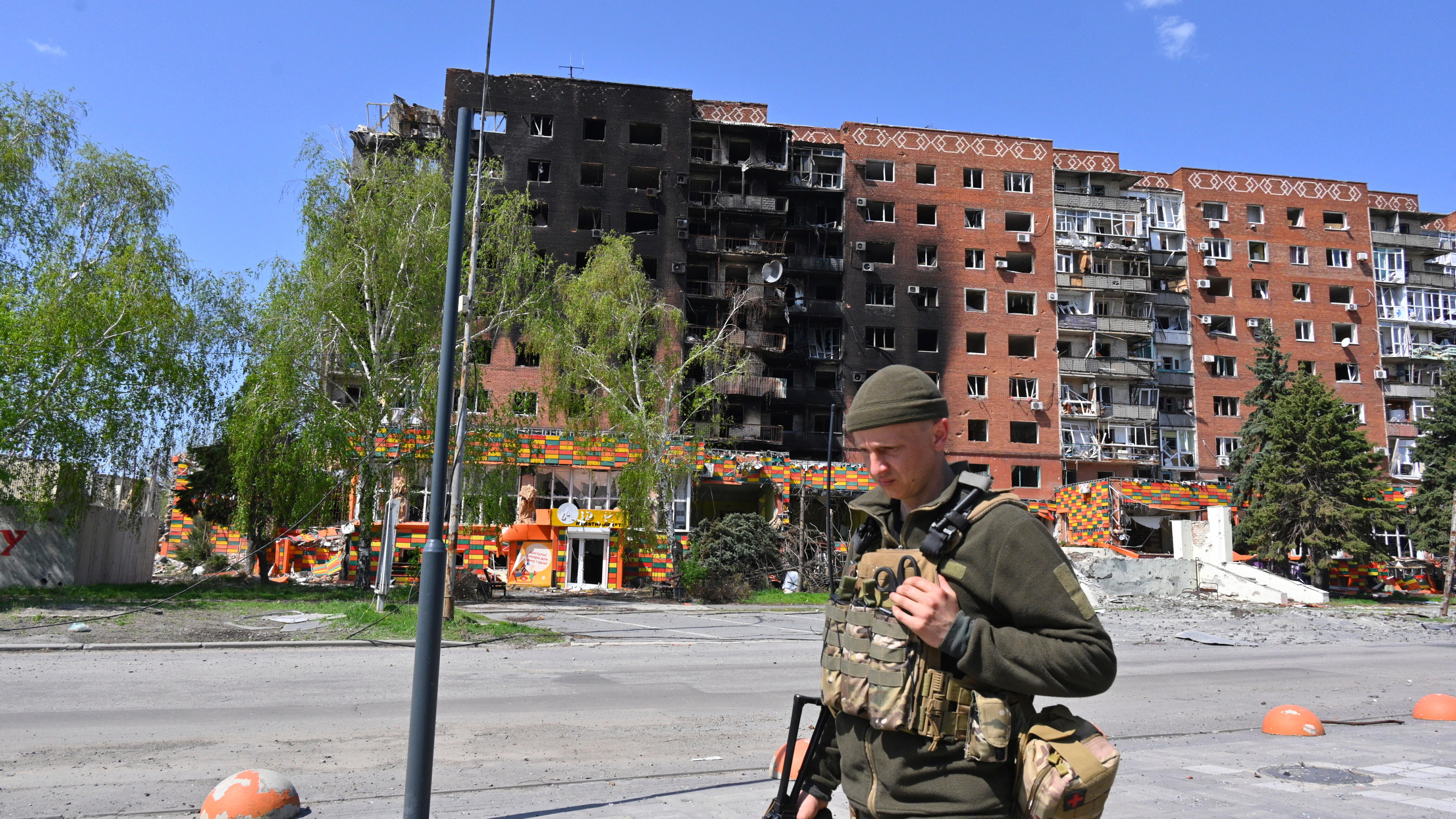 Ukraine: Healey calls for 50-day drive to arm Kyiv