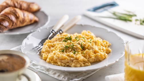 A tökéletes rántotta titka, hogy kihagyd belőle ezt az egy hozzávalót: igen, tényleg működik!