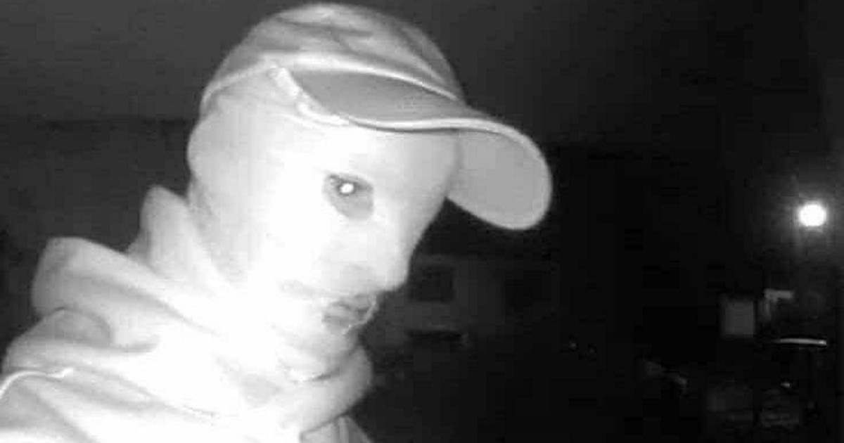 Przestępca w kominiarce grasował po całej Polsce. "Mechanizm działania był taki sam"