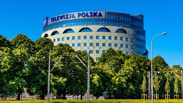 600 mln zł z budżetu wpłynęło do TVP i Polskiego Radia. Spłata zobowiązań i pensje