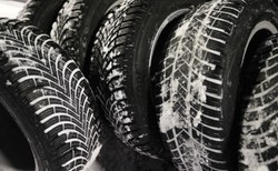 Opony zimowe czy wielosezonowe: Które lepiej wybrać?