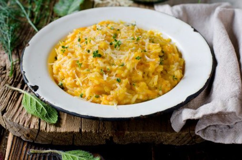 Risotto marchewkowe z parmezanem