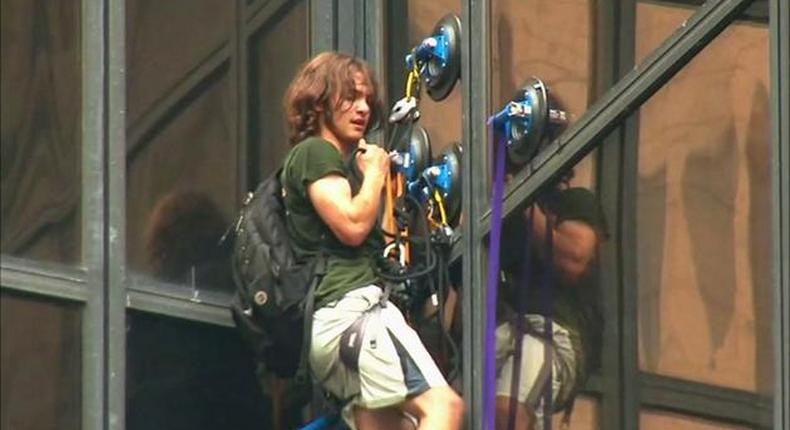 Man climbing Trump Tower for hours captured by Police.