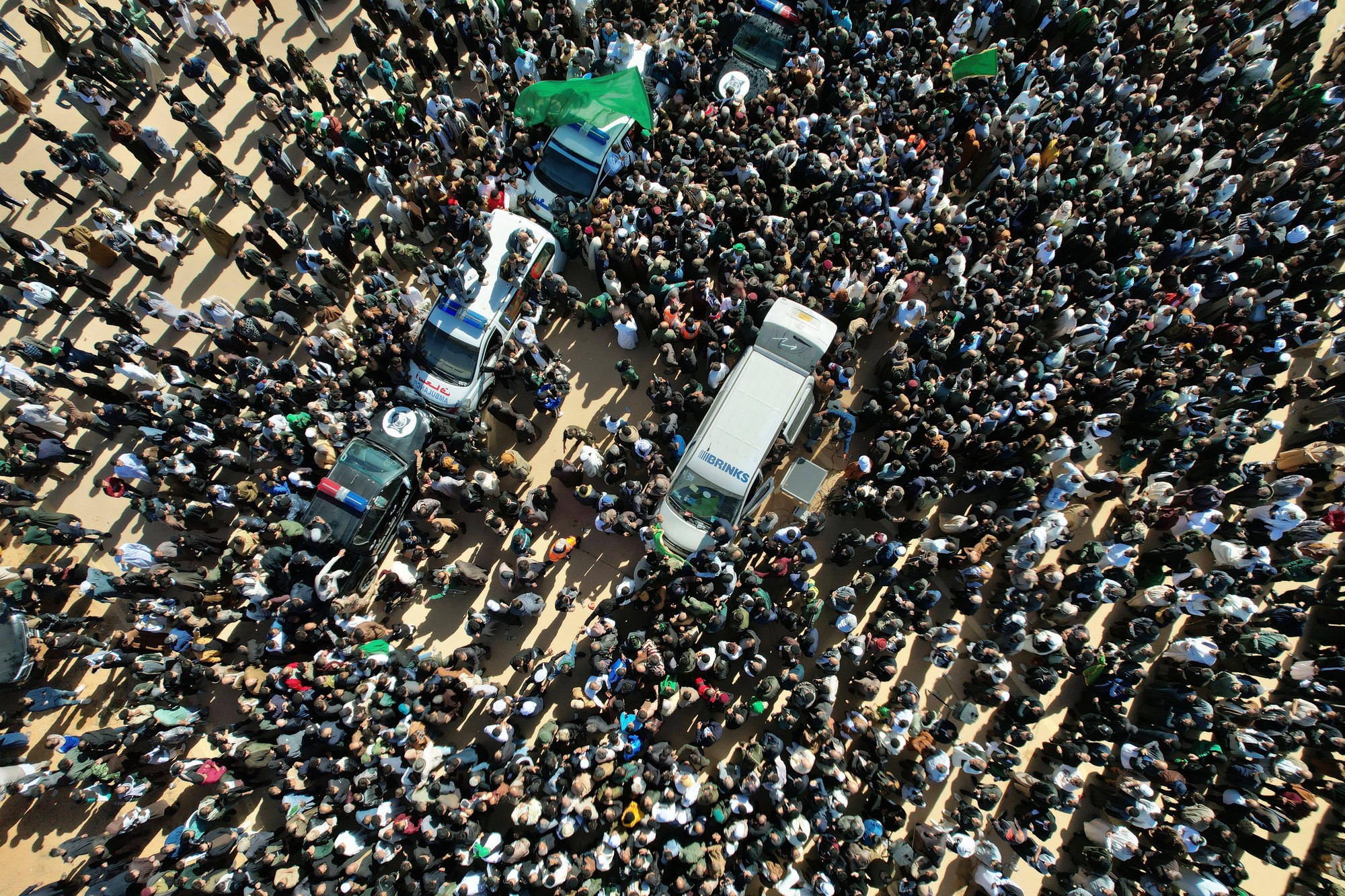 So zosnulým Kaddáfího synom sa rozlúčili tisíce ľudí.